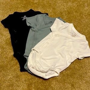 H&M 3pk onesies 1-2 mo